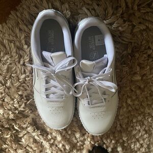 Like New White PUMA Sneakers